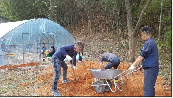 경남장작, 참나무장작, 표고목, 장작배달,장작,장작 1 톤 가격,장작 판매,참나무장작,참나무장작 1톤,캠 핑용 장작,캠핑장작,장작판매,화목난로장작,참나무장작,미니장작,숯참나무장작파는곳,캠핑용장작,화목보일러, 나무보일러, 가정용화목보일러, 화목난로, 가정용난로, 1루베란, 땔감용 나무, 땔감용 장작,땔감 나무 판매,땔감나무 파는 곳,참나무장작가격,참나무장작파는곳, 땔감사이트,장작판매,참나무장작가격,참나무장작판매,참나무장작 파는곳, 부산장작, 김해장작, 거제도장작, 통영장작, 함안장작, 진주장작, 캠핑장 장작, 캠핑용품점 장작, 경남 장작 판매하는 곳, 사천 공군 봉사활동, 사천 공군