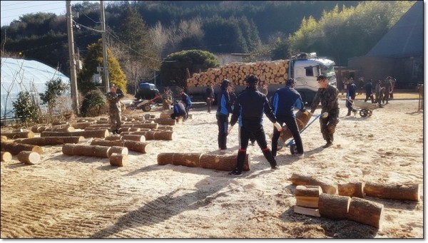 경남장작, 참나무장작, 표고목, 장작배달,장작,장작 1 톤 가격,장작 판매,참나무장작,참나무장작 1톤,캠핑용 장작,캠핑장작,장작판매,화목난로장작,참나무장작,미니장작,숯참나무장작파는곳,캠핑용장작,화목보일러, 나무보일러, 가정용화목보일러, 화목난로, 가정용난로, 1루베란, 땔감용 나무, 땔감용 장작,땔감 나무 판매,땔감나무 파는 곳,참나무장작가격,참나무장작파는곳, 땔감사이트,장작판매,참나무장작가격,참나무장작판매,참나무장작 파는곳, 부산장작, 김해장작, 거제도장작, 통영장작, 함안장작, 진주장작, 캠핑장 장작, 캠핑용품점 장작, 경남 장작 판매하는 곳